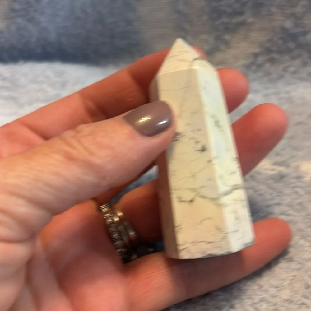 Howlite Tower - Picture 4 of 4